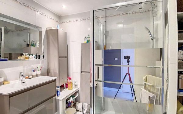 Appartement à vendre    4 pièces • 83 m2 Toulon