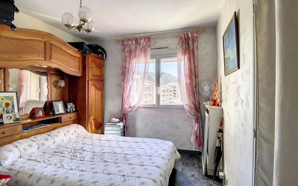 Appartement à vendre    4 pièces • 83 m2 Toulon