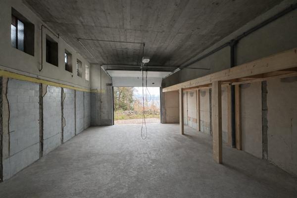 Maison avec vue sur le lac et fort potentiel de rénovation - Investissement idéal