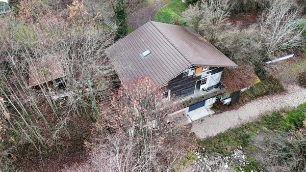 Maison avec vue sur le lac et fort potentiel de rénovation - Investissement idéal