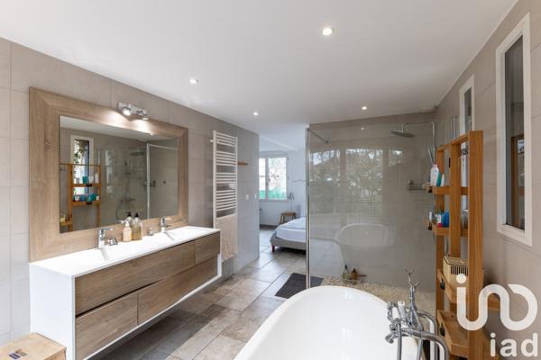 Maison 5 pièces de 169 m² à Sainte-Florine (43250)