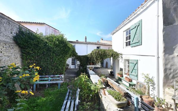 Maison à vendre    7 pièces •  Saint-Clément-des-Baleines