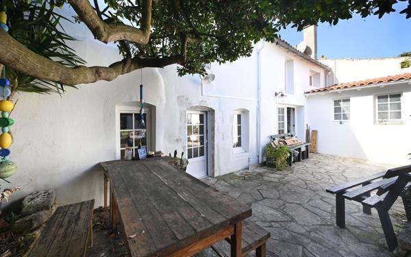 Maison à vendre    7 pièces •  Saint-Clément-des-Baleines