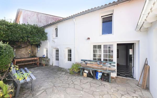 Maison à vendre    7 pièces •  Saint-Clément-des-Baleines