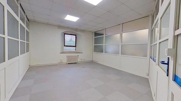 Dpt Meurthe et Moselle (54), BUREAU de 17,68 m2 à louer à MAXÉVILLE, stationnement gratuit