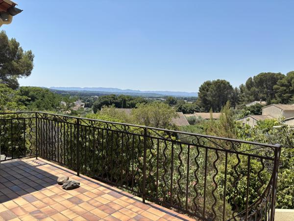 Châteaurenard (13160) Maison 125 m2, 4 chambres, garage sur 1280 m2 de terrain avec vue