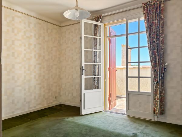 Châteaurenard (13160) Maison 125 m2, 4 chambres, garage sur 1280 m2 de terrain avec vue