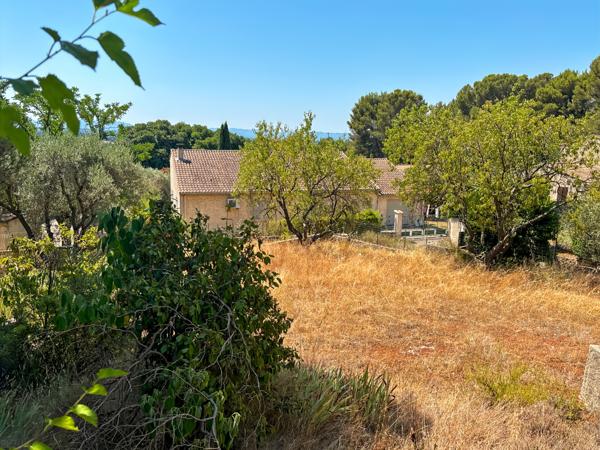 Châteaurenard (13160) Maison 125 m2, 4 chambres, garage sur 1280 m2 de terrain avec vue