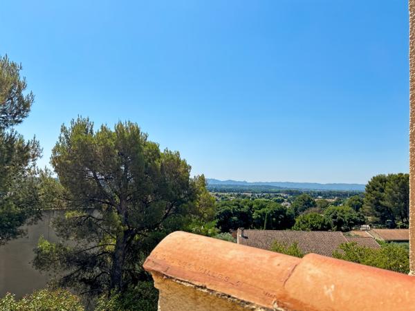 Châteaurenard (13160) Maison 125 m2, 4 chambres, garage sur 1280 m2 de terrain avec vue