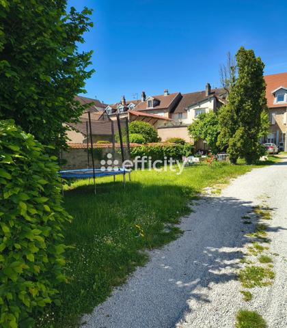 Appartement
         5 pièces
        - 145 m² Exclusivité 128 800 € *