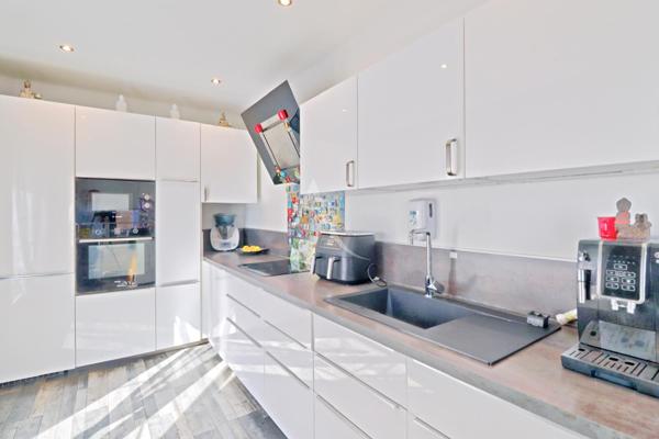 À VENDRE MAISON FAMILIALE AVEC DÉPENDANCE AUX PENNES MIRABEAU