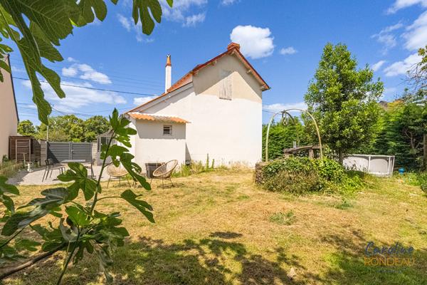 A vendre Nantes Rte de St Joseph Maison 3 chambres jardin bien exposé.