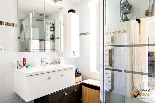 A vendre Nantes Rte de St Joseph Maison 3 chambres jardin bien exposé.