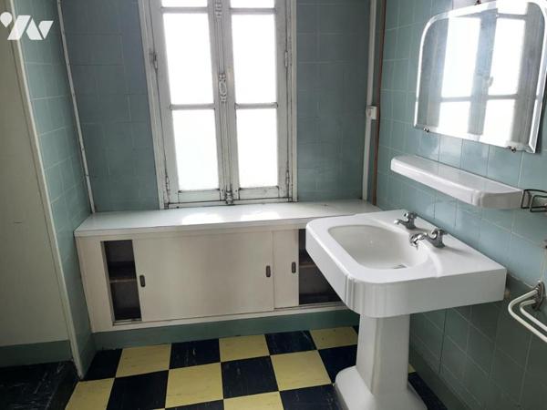 Ensemble immobilier au coeur de SOURDEVAL (50)