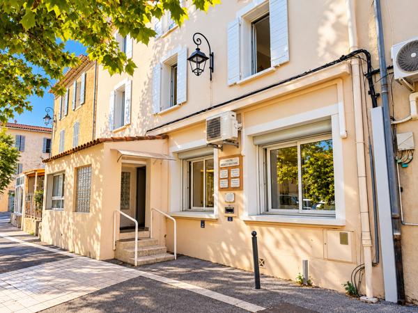 PEYPIN – PLACE DU VILLAGE – ENSEMBLE IMMOBILIER 138,91 M² – PROJET RÉSIDENTIEL À FORT POTENTIEL