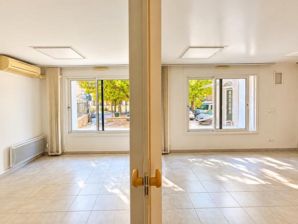 PEYPIN – PLACE DU VILLAGE – ENSEMBLE IMMOBILIER 138,91 M² – PROJET RÉSIDENTIEL À FORT POTENTIEL