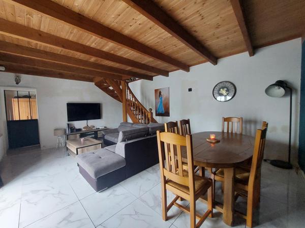 Maison à PLOUNEVEZ-MOEDEC, 22810 - 7 pièces 160m²