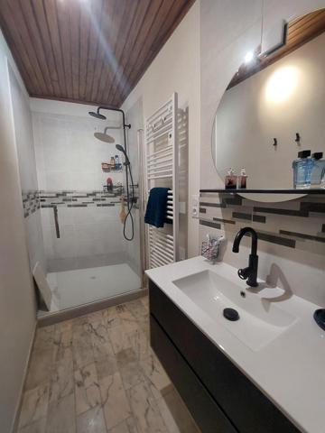 Maison à PLOUNEVEZ-MOEDEC, 22810 - 7 pièces 160m²