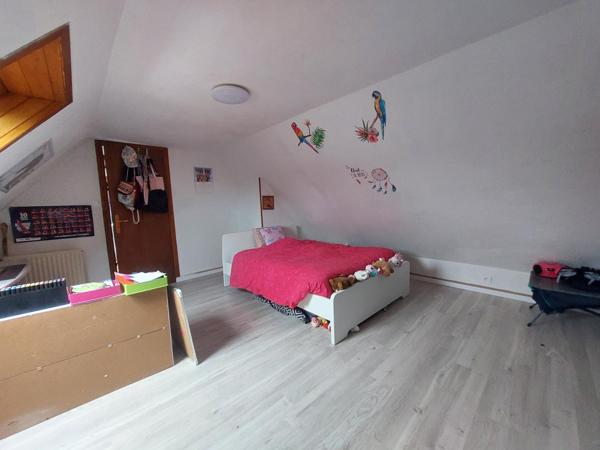 Maison à PLOUNEVEZ-MOEDEC, 22810 - 7 pièces 160m²