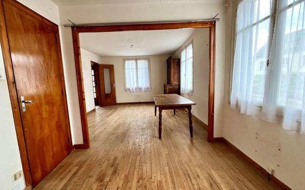 Maison à vendre    3 pièces • 65,84 m2 Rostrenen