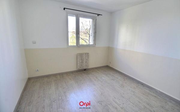 Appartement à vendre    3 pièces • 70,53 m2 Marseille 12