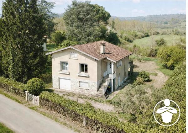 Vente                                                      Maison
                        
                     5 pièces                      90 m2                     à Saint-Hilaire-de-Lusignan