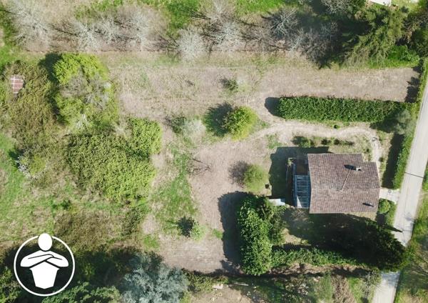 Vente                                                      Maison
                        
                     5 pièces                      90 m2                     à Saint-Hilaire-de-Lusignan