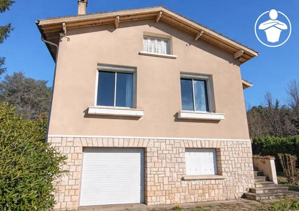 Vente                                                      Maison
                        
                     5 pièces                      90 m2                     à Saint-Hilaire-de-Lusignan