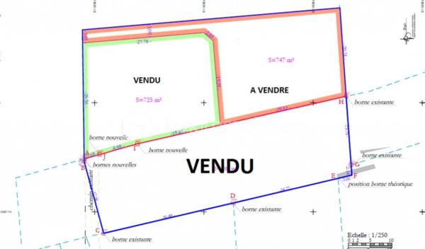 Terrain de 747 m²