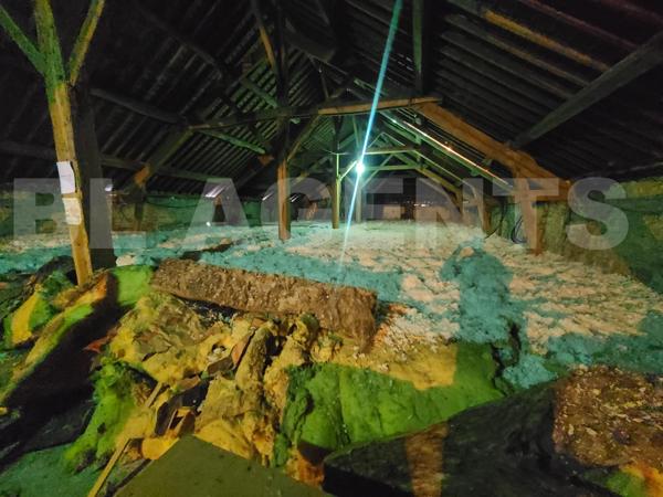 Plaine de jeux sur axe stratégique