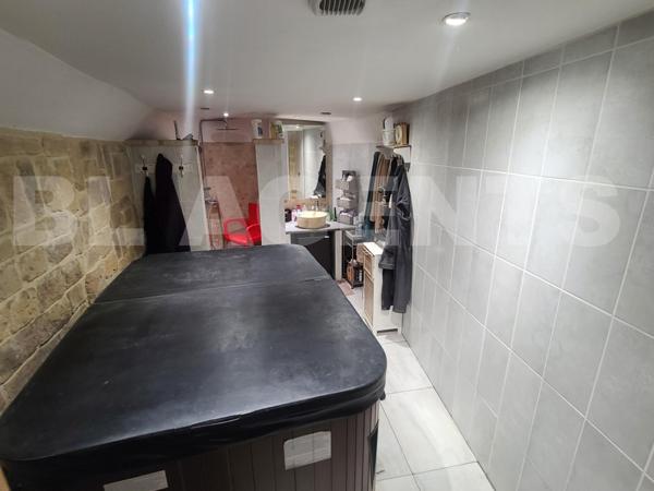 Plaine de jeux sur axe stratégique