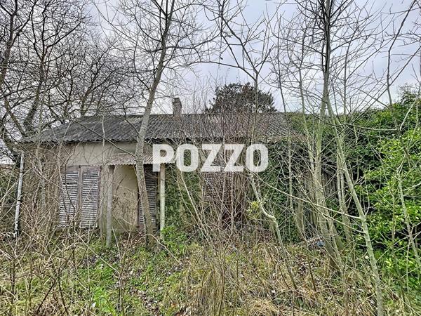 Pirou plage , 900 mètres de la plage, maison cadastrée à démolir ou à restaurer sur un terrain de 1130 m² PIROU