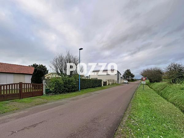 Pirou plage , 900 mètres de la plage, maison cadastrée à démolir ou à restaurer sur un terrain de 1130 m² PIROU