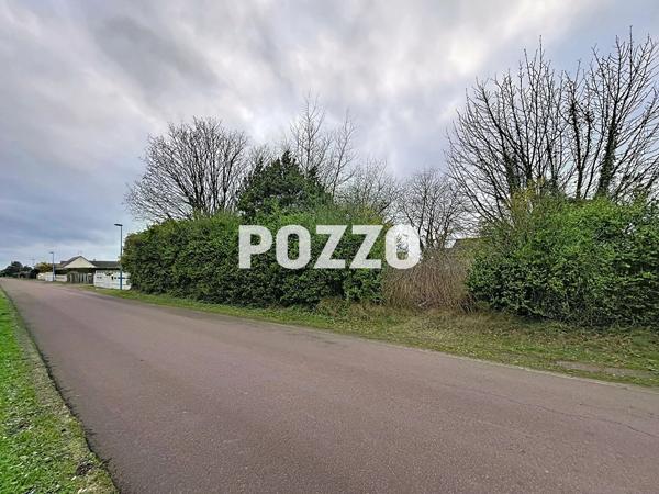Pirou plage , 900 mètres de la plage, maison cadastrée à démolir ou à restaurer sur un terrain de 1130 m² PIROU