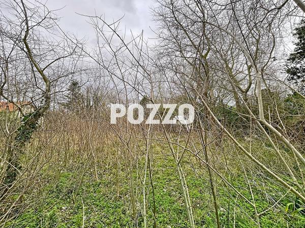 Pirou plage , 900 mètres de la plage, maison cadastrée à démolir ou à restaurer sur un terrain de 1130 m² PIROU