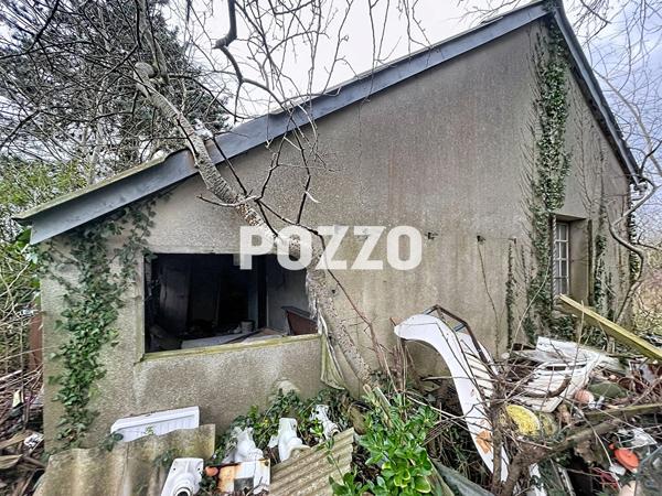 Pirou plage , 900 mètres de la plage, maison cadastrée à démolir ou à restaurer sur un terrain de 1130 m² PIROU