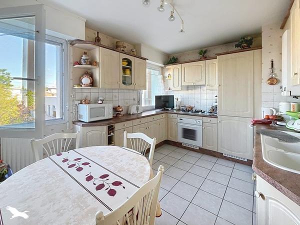 Appartement à vendre 244 950 € Rezé 5 p 94 m² DPE C