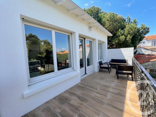 Maison à vendre  7 pièces - 137 m 2   LA TRANCHE SUR MER  - 85