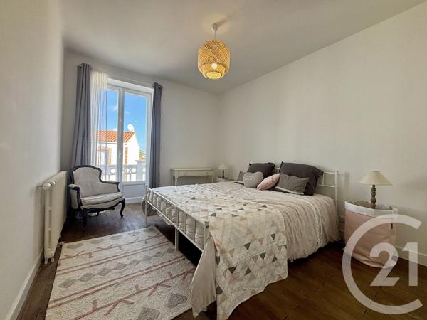 Maison à vendre  7 pièces - 137 m 2   LA TRANCHE SUR MER  - 85