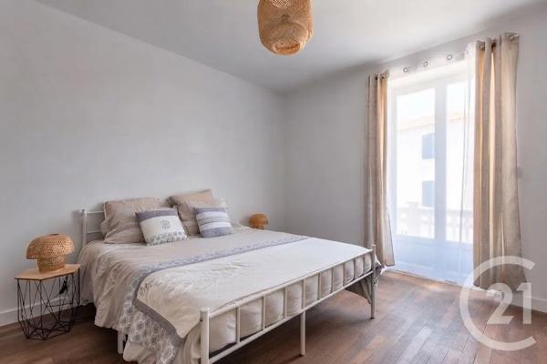 Maison à vendre  7 pièces - 137 m 2   LA TRANCHE SUR MER  - 85