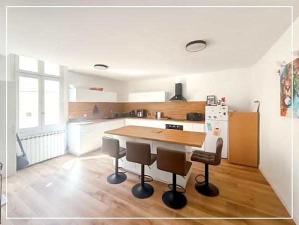 Maison Pézenas 6 pièce(s) 133 m2+ Garage 80m²