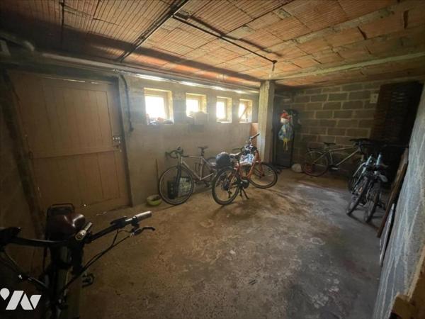 CAEN HAIE VIGNÉ APPARTEMENT 6 PIECES A RENOVER