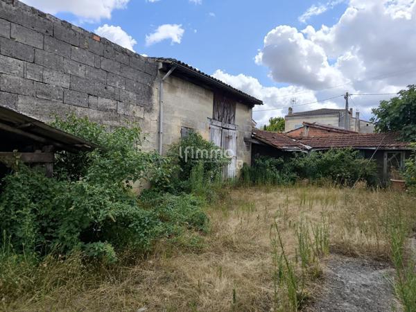 Deux chais d'une surface totale d'env. 460 m2