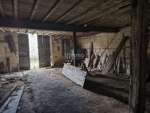 Deux chais d'une surface totale d'env. 460 m2