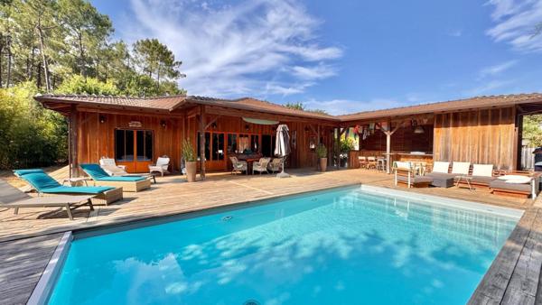 Villa bois de plain-pied avec piscine
