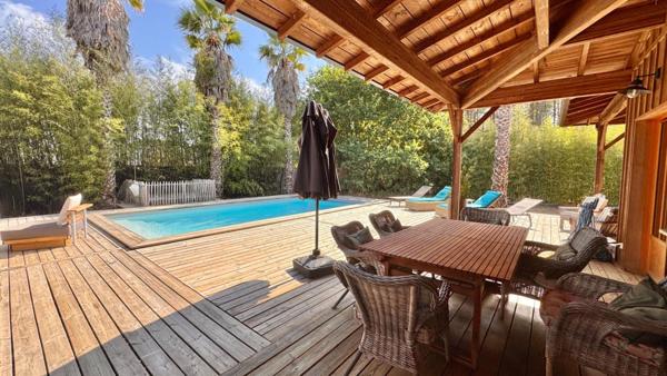 Villa bois de plain-pied avec piscine