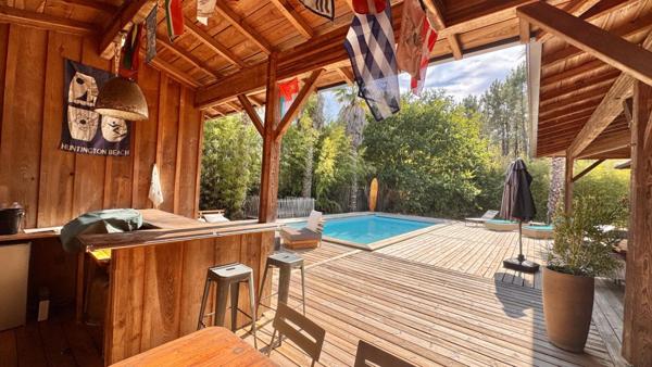 Villa bois de plain-pied avec piscine