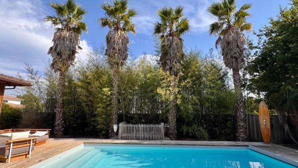 Villa bois de plain-pied avec piscine
