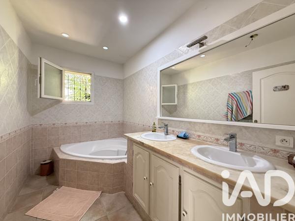 Maison à vendre 5 pièces 111 m² Le Luc