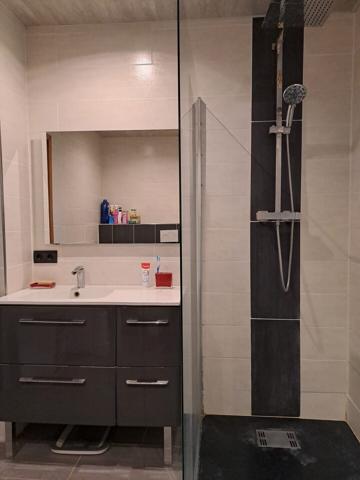 Maison d'environ 100 m², 4-5 pièces dont 3 ch., terrain 10.4 ares